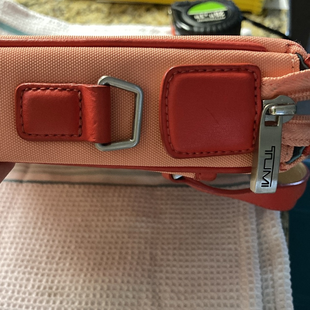 TUMI Laptop Case. Vibrant 2 tone orange/cantalope colors. Shoulder strap. EUC. - Picture 11 of 16